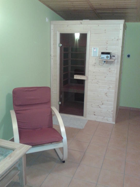 Nosztalgia Vendeghaz Hotel Zalaegerszeg Luaran gambar