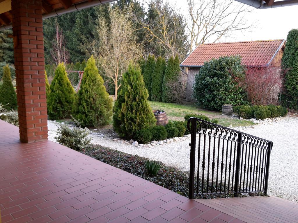 Nosztalgia Vendeghaz Hotel Zalaegerszeg Luaran gambar